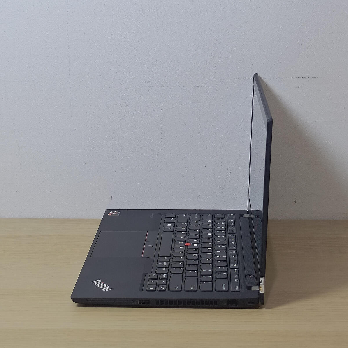 Lenovo Thinkpad T14G2 Samping Kiri Lenovo Thinkpad T14G2 Samping Kiri Butik Laptop