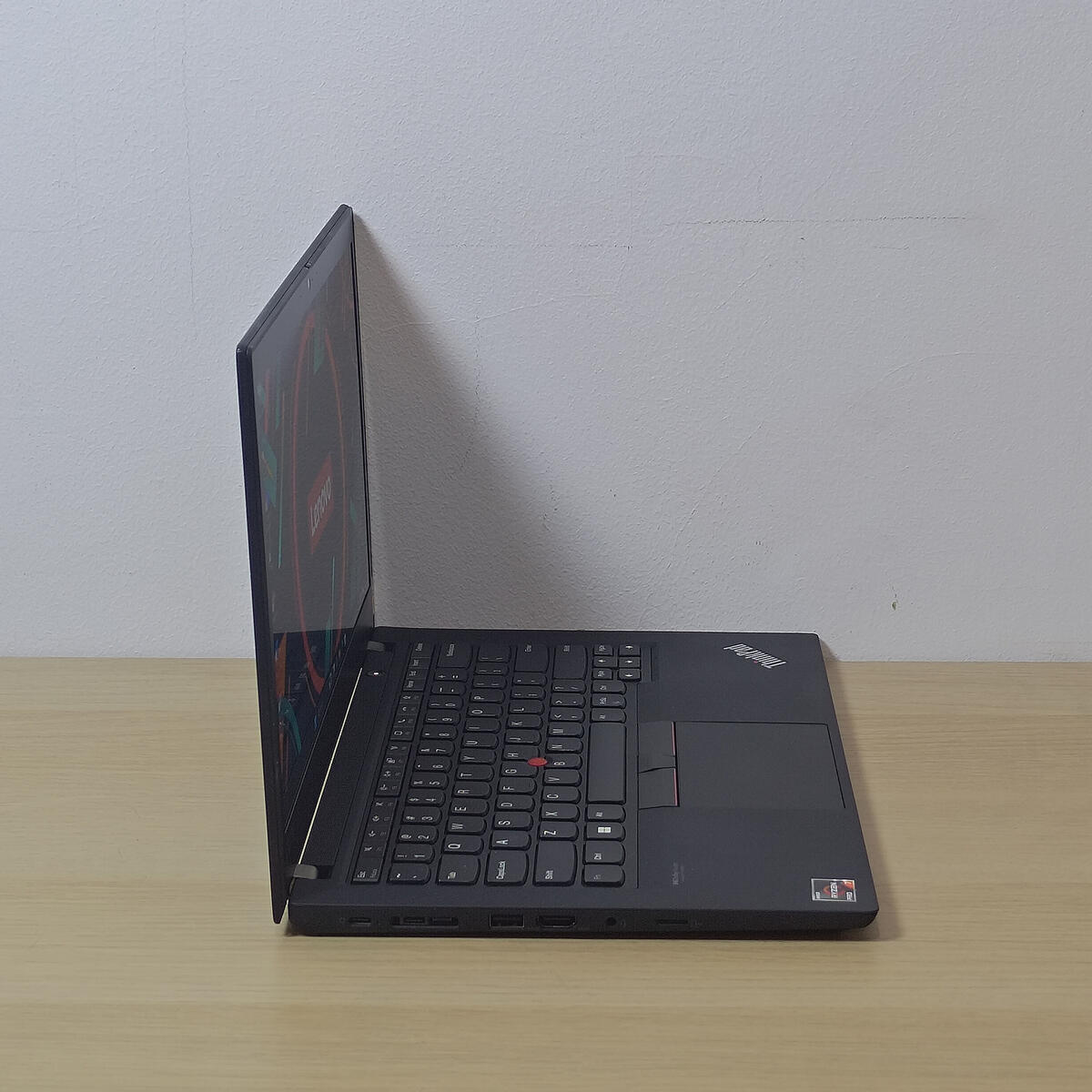 Lenovo Thinkpad T14G2 Samping Kanan Lenovo Thinkpad T14G2 Samping Kanan Butik Laptop
